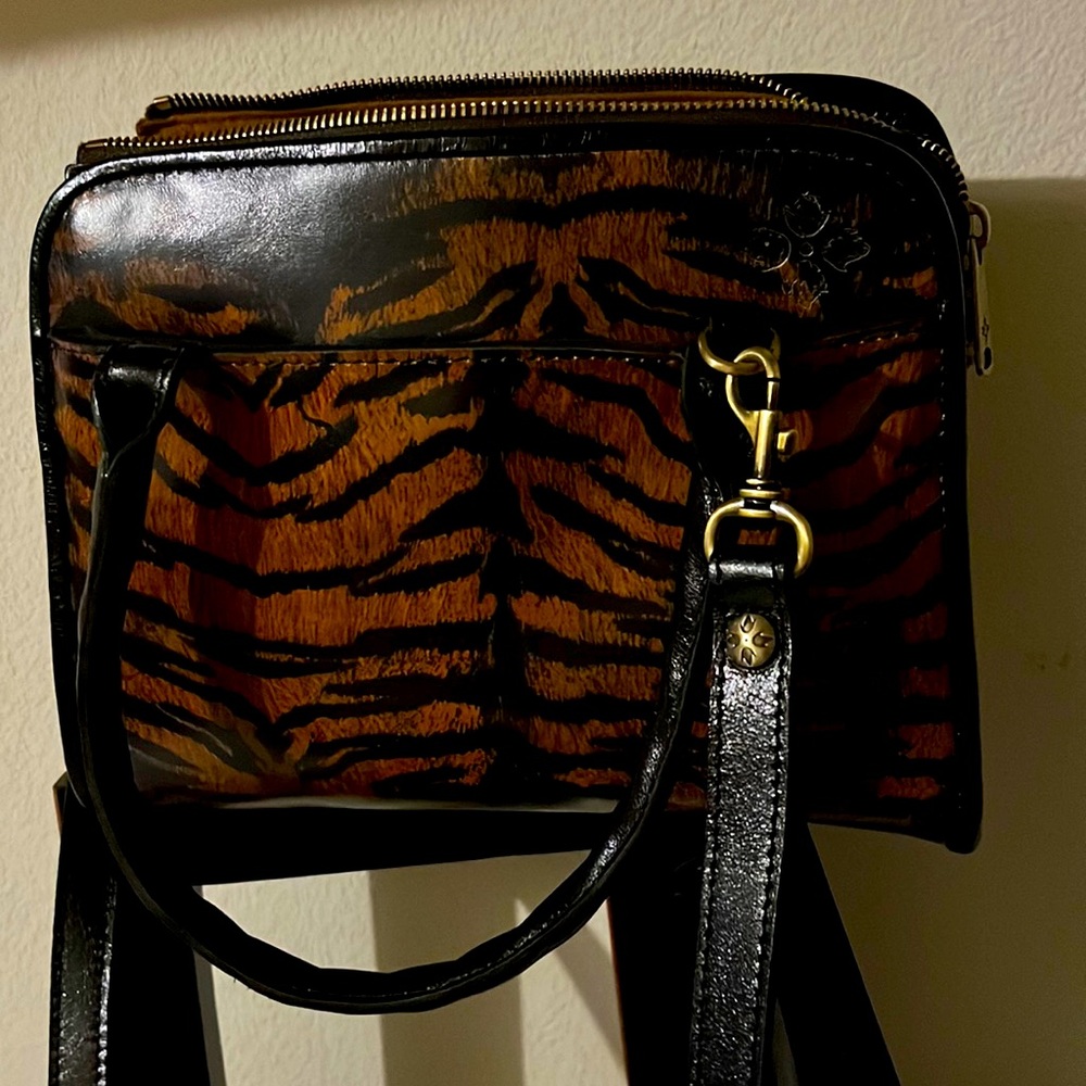 Patricia Nash tiger purse. No dust bag or tassels.